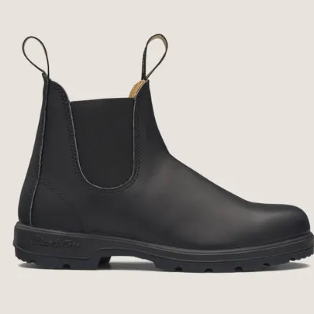 Blundstone leather Chelsea boots